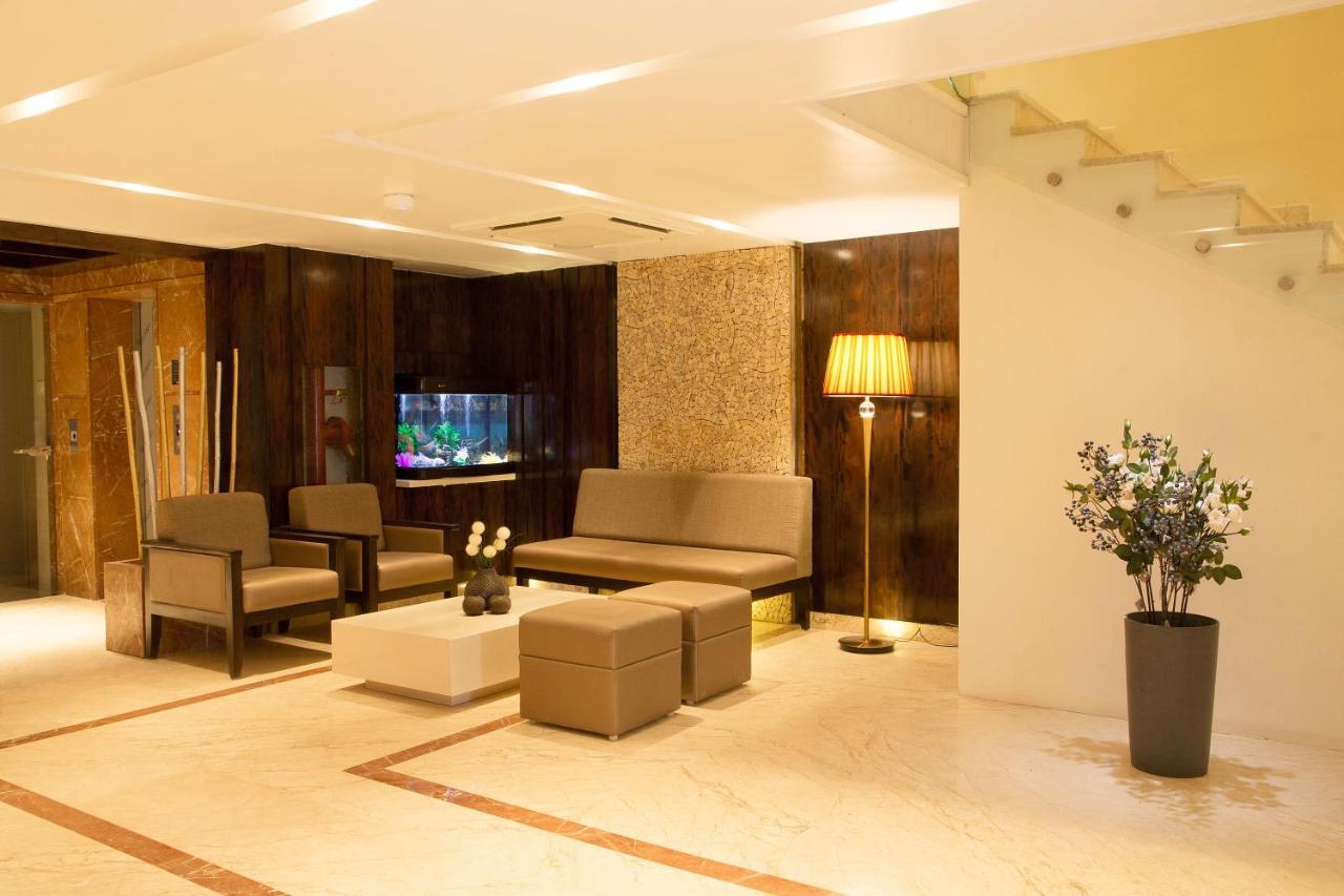 Sri Aadhish Grand Hotel Arantangi Exterior photo