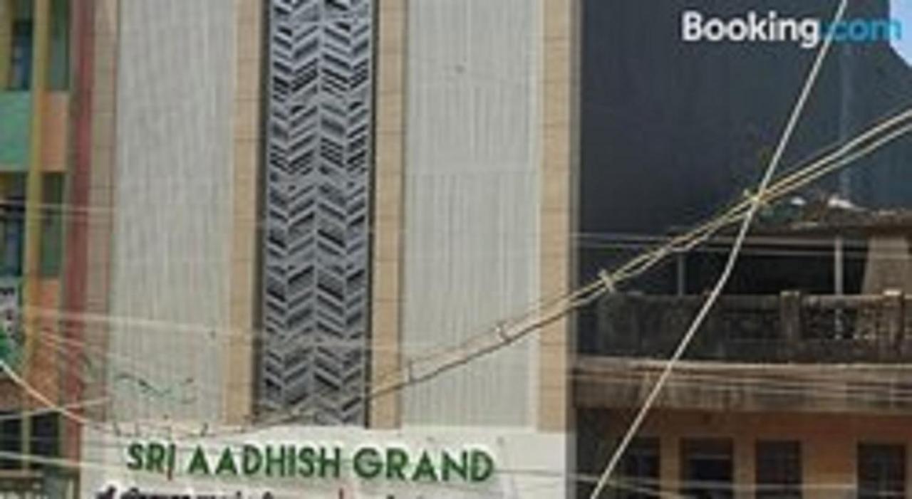 Sri Aadhish Grand Hotel Arantangi Exterior photo